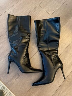 Steve Madden Black Croc-Embossed Pointed-Toe Stiletto Knee Boots